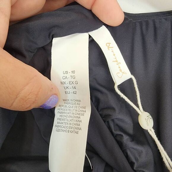 Sunshine 79 Size 10 Sunshine Solids Keyhole V-Plunge One Piece - Black - Picture 3 of 5